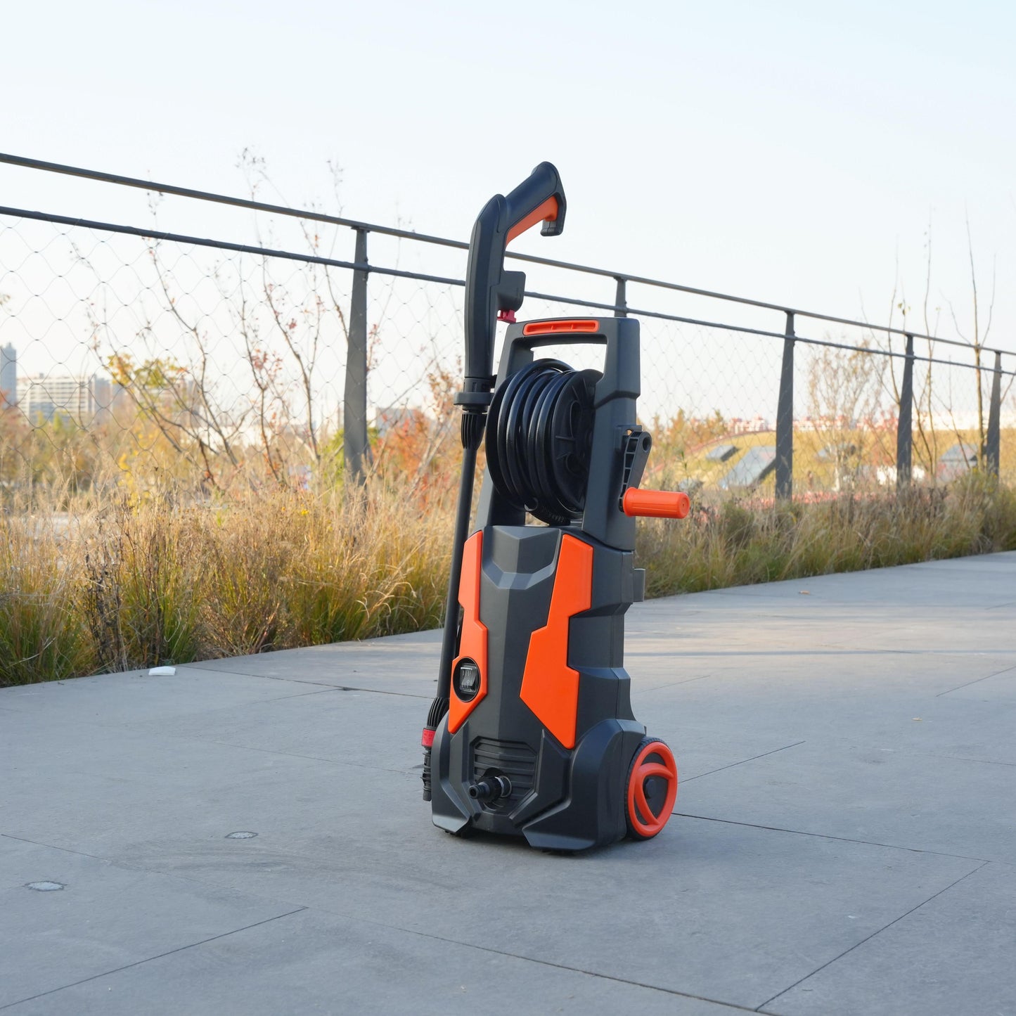 High-performance High-pressure Cleaner For Cars And Building Facades - Powerful Motor, Versatile Accessories, Environmentally Friendly Design