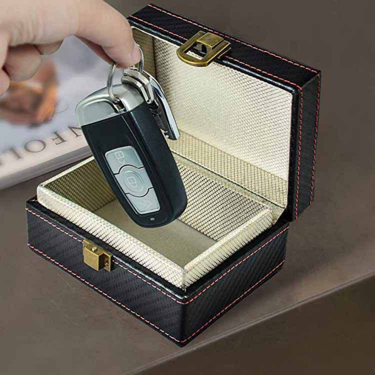 Faraday key box, signal-blocking - image 4
