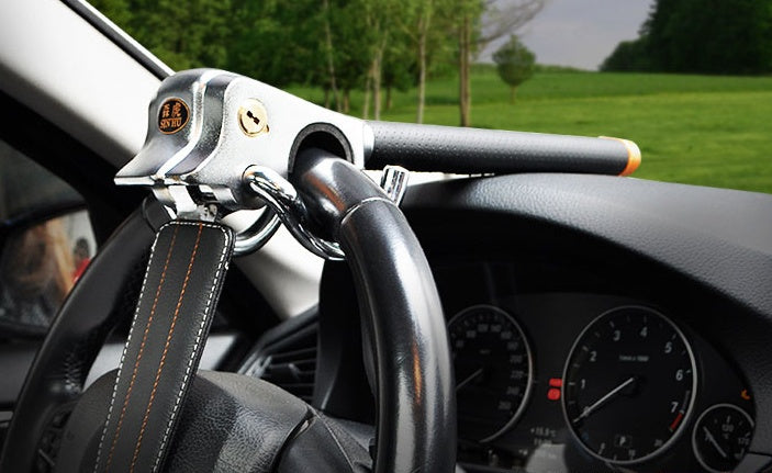Three-point steering wheel and airbag lock - image 4