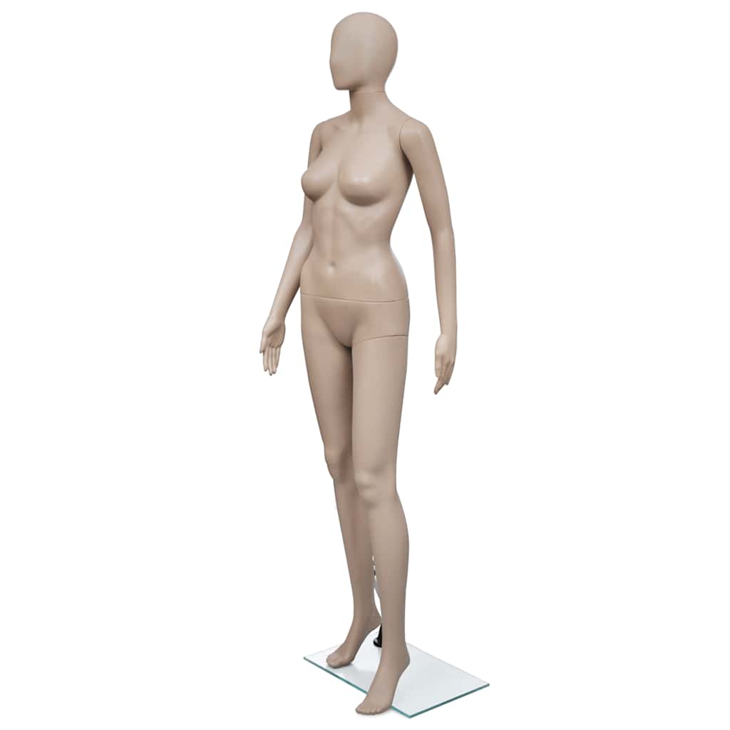 female mannequin A   male mannequin A